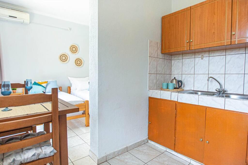Апартаменты Blue Maraci 2 - Sea View, Kitchen, Beach Access Химара Экстерьер фото