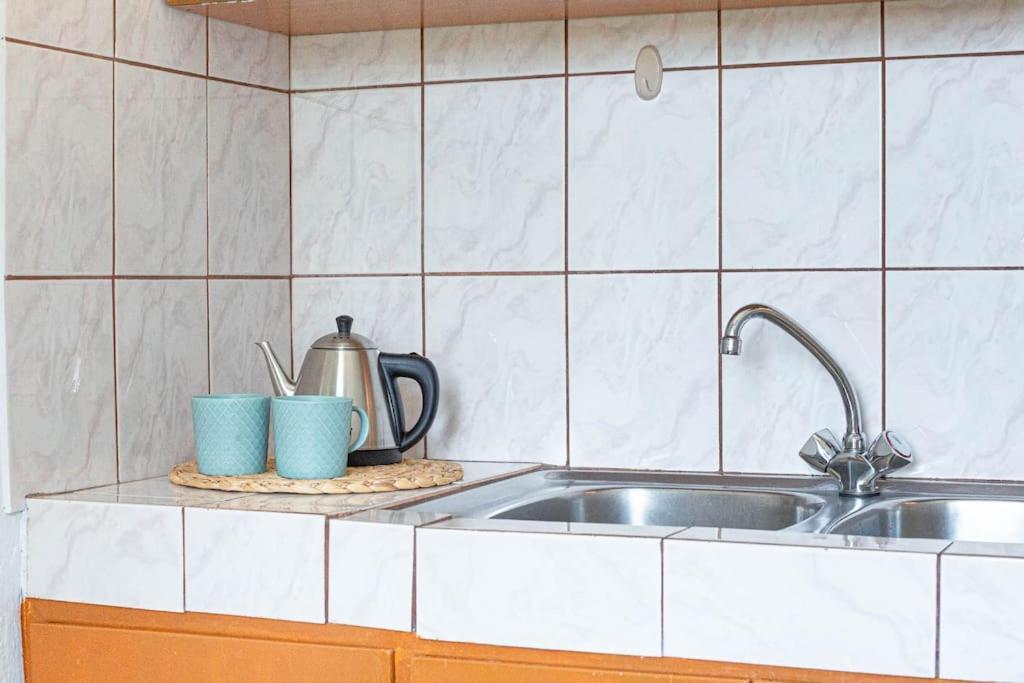 Апартаменты Blue Maraci 2 - Sea View, Kitchen, Beach Access Химара Экстерьер фото