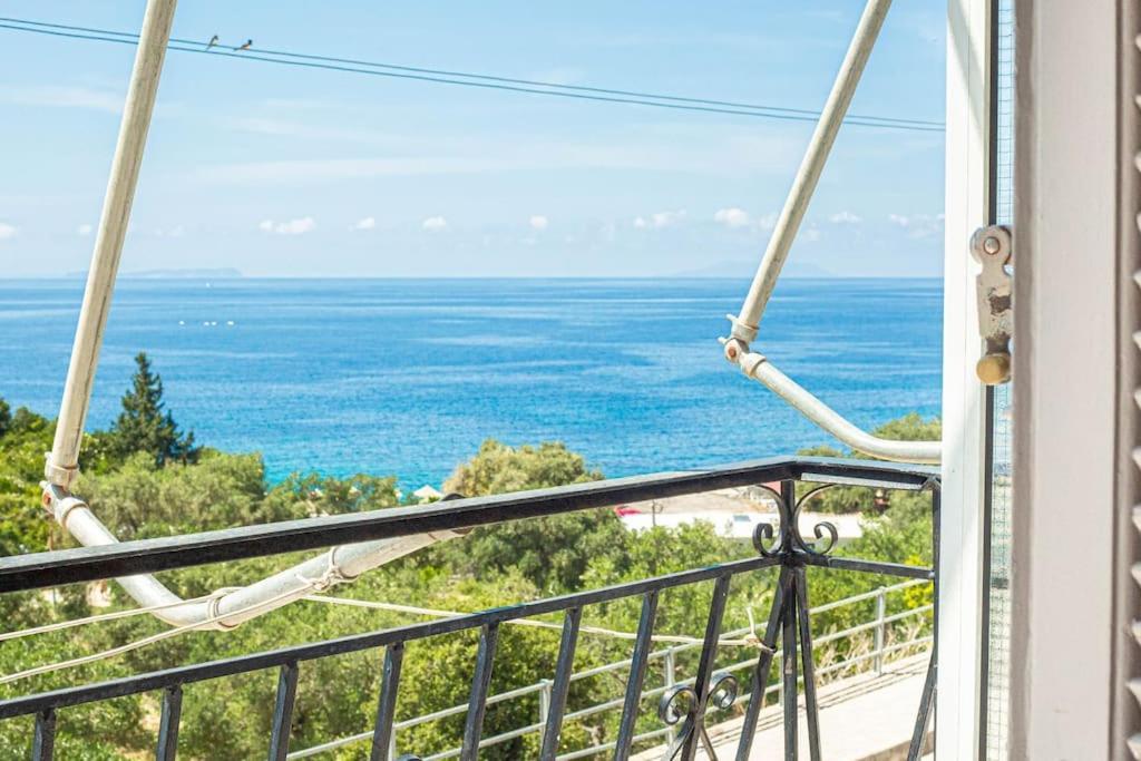 Апартаменты Blue Maraci 2 - Sea View, Kitchen, Beach Access Химара Экстерьер фото